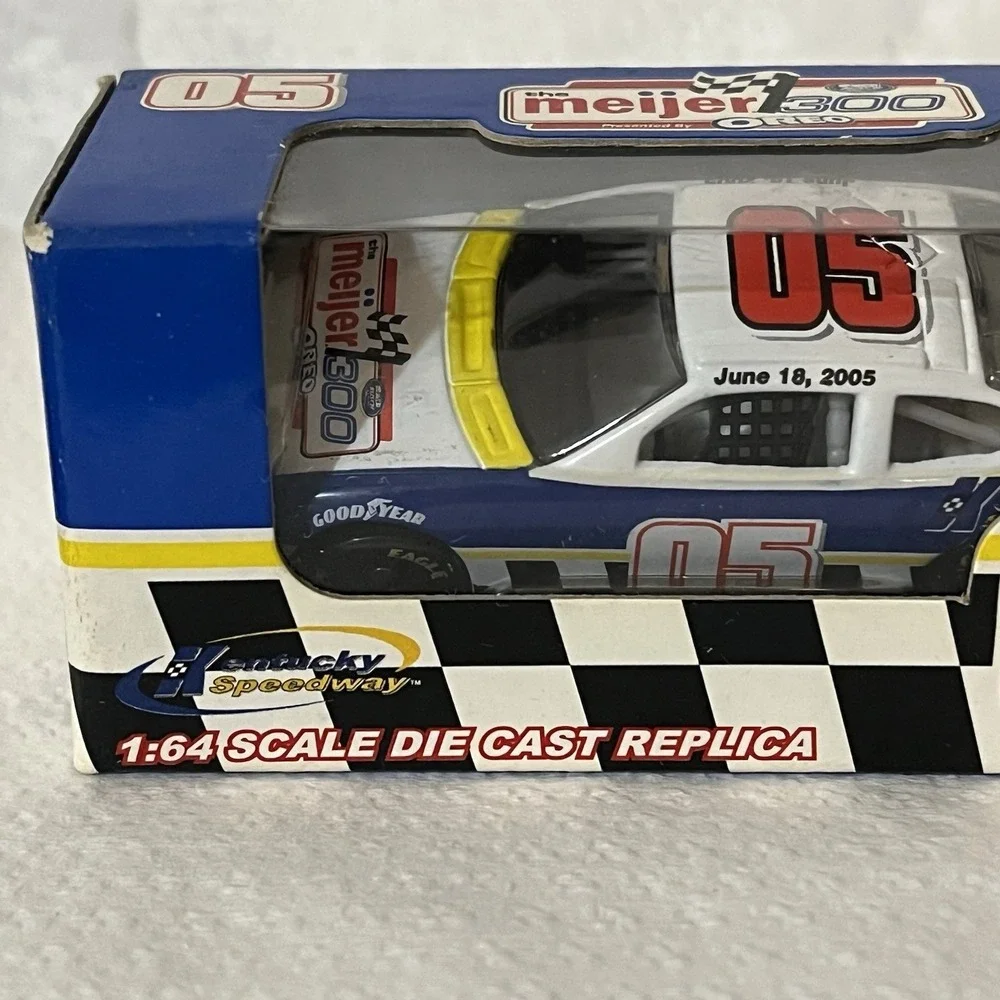 Kentucky Speedway Meijer 300 NASCAR Oreo Die-Cast Car 2005 Sealed in Box